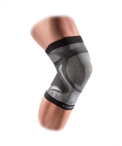 McDavid 4-Way Seamless Elastic Knee Sleeve Training